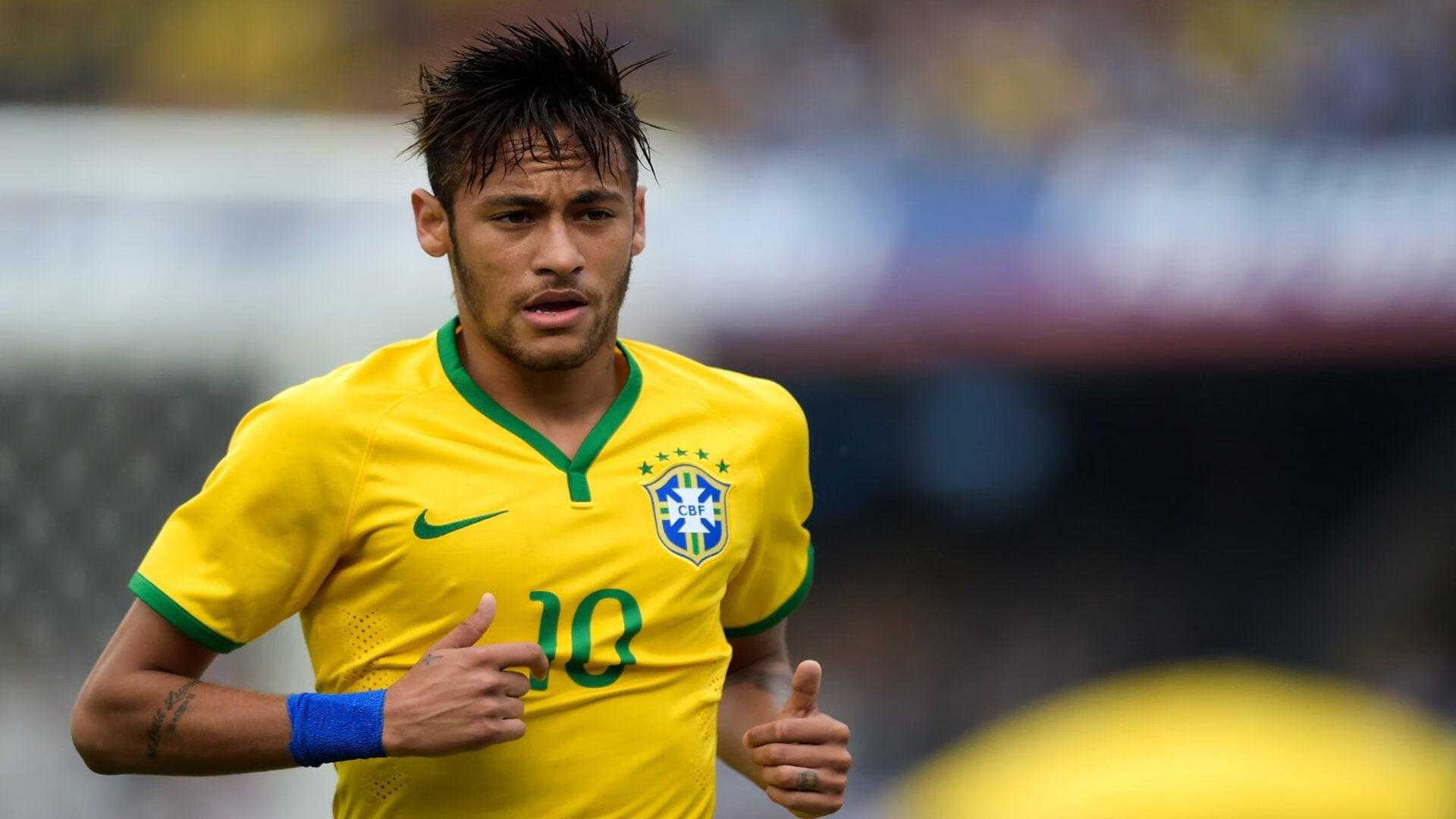 大学生体育社团联赛 篮球、足球与飞盘社轮番登场